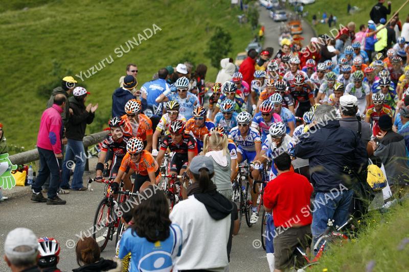 Peloton on Col de Peyresourde011p.jpg